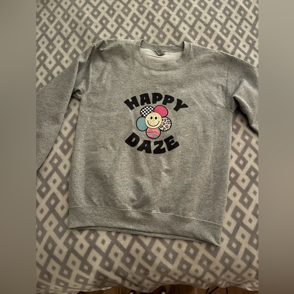 Cute graphic sweatshirt Happy Daze